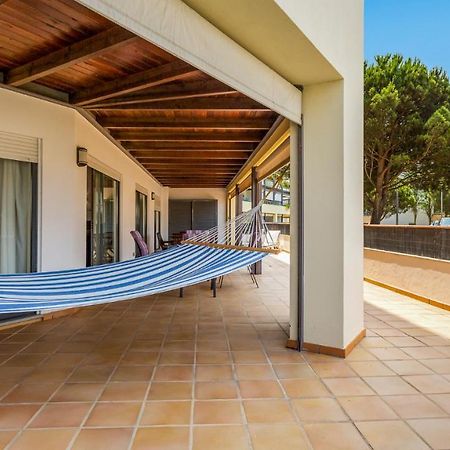 Wonderful Flat W/ Big Patio By Lovelystay ラゴス エクステリア 写真